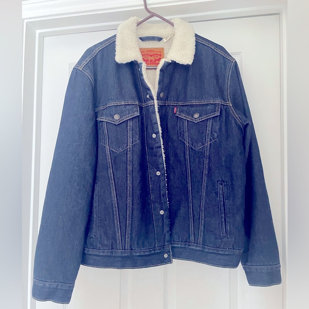 10/10 Condition - Picture 2 of 4